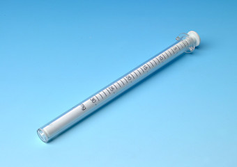 Multi-cavity molds for cannulae and syringes.